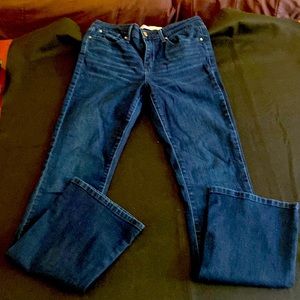 Mid rise Levi bootcut size 4